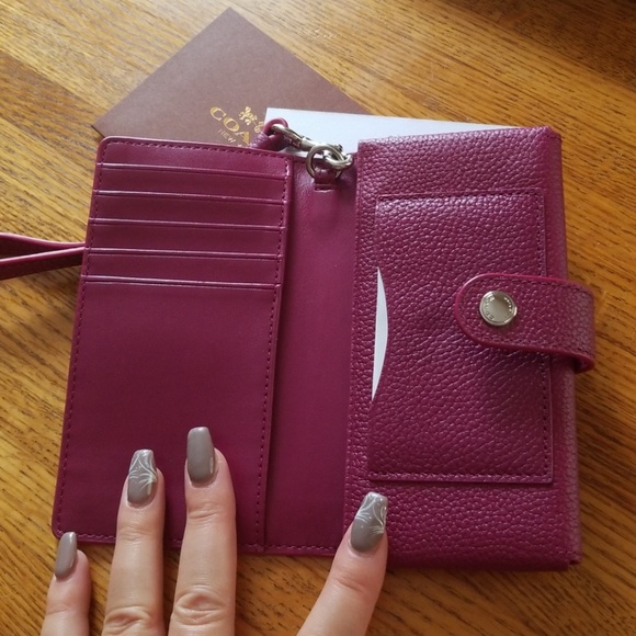 Authentic coach phone wristlet - Picture 3 of 4
